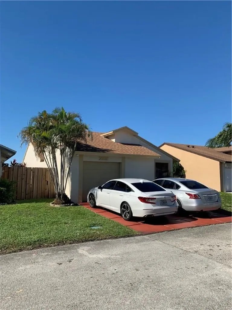 1110 SW 109th Avenue Pembroke Pines FL 33025