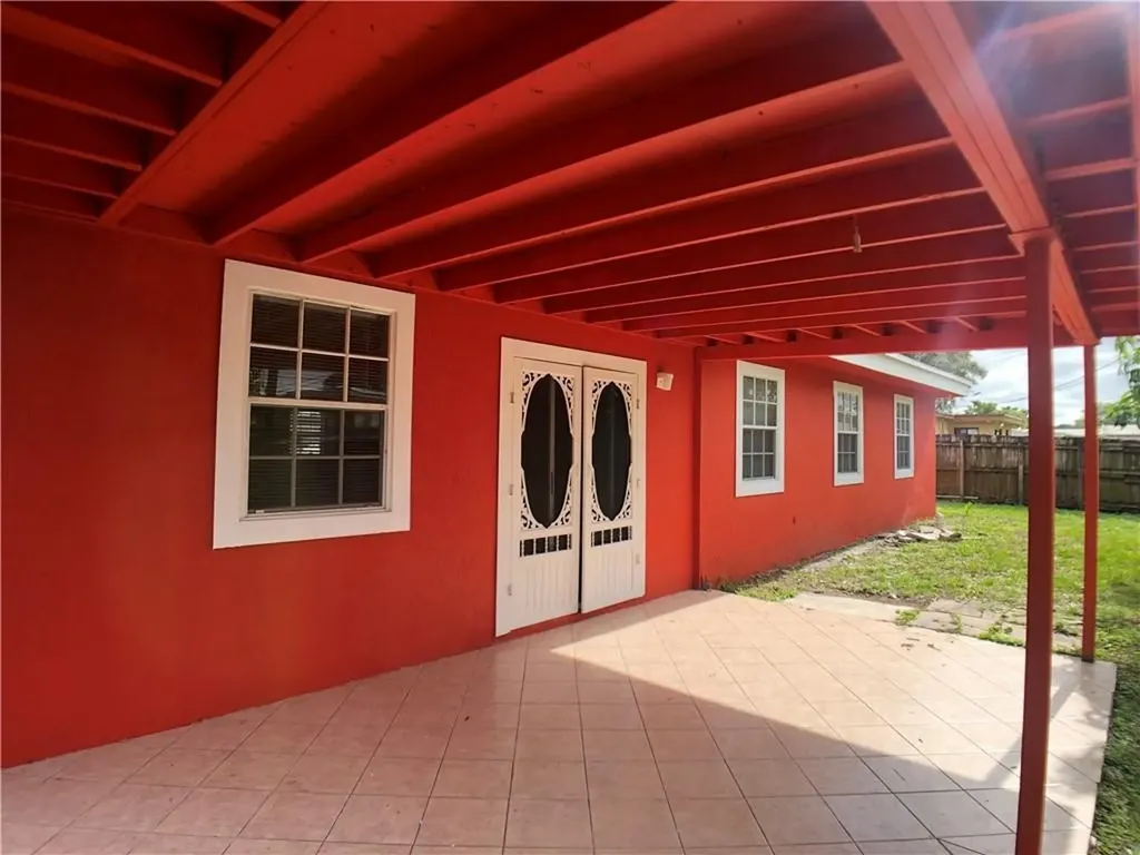 730 N 65th Terrace Hollywood FL 33024