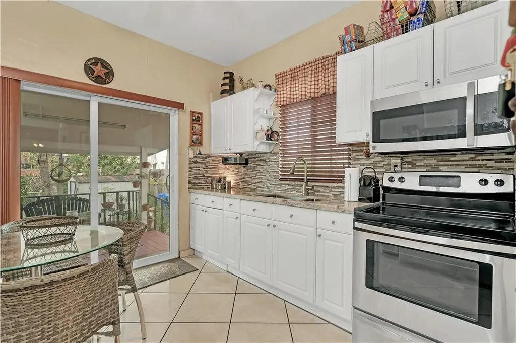 902 SW 14th Avenue Miami FL 33135