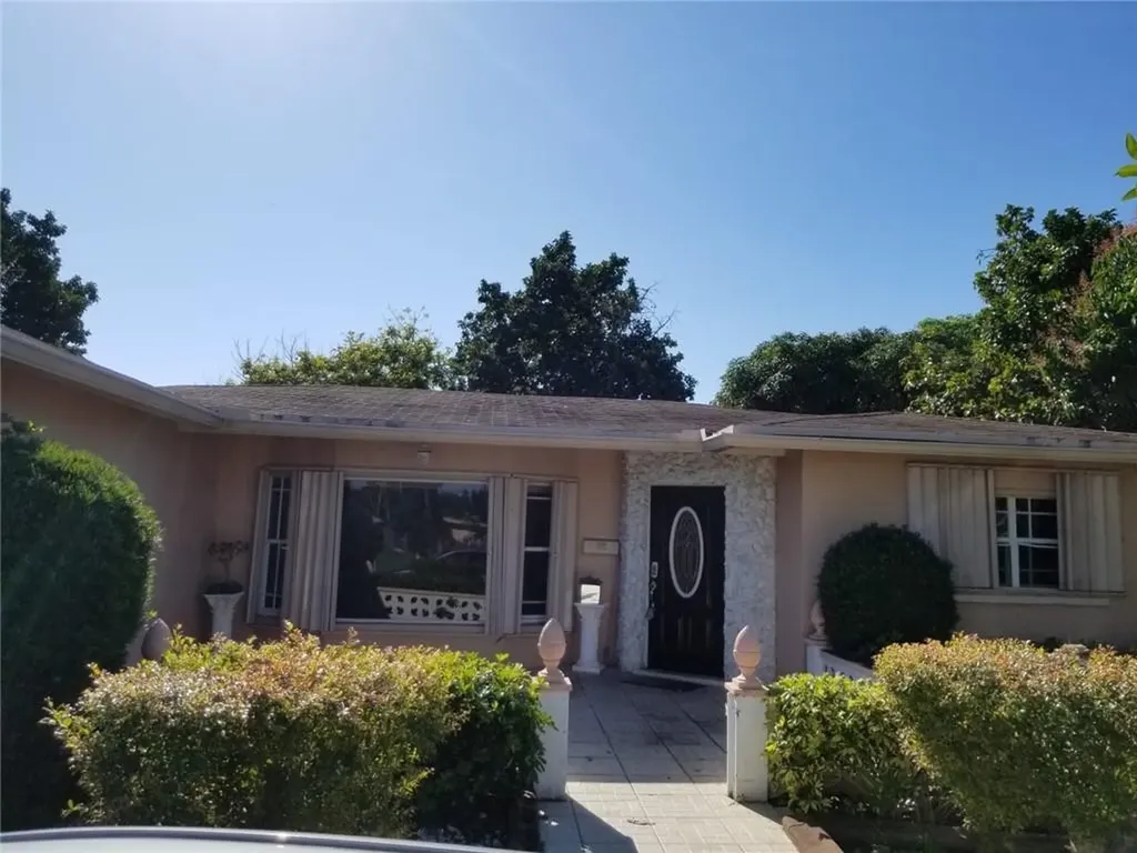 4860 NW 41st Street Lauderdale Lakes FL 33319