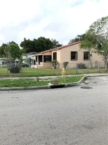 1101 NW 55th Terrace Miami FL 33127