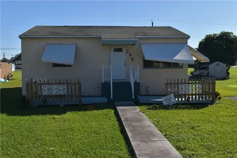 240 Begonia Drive Pahokee FL 33476