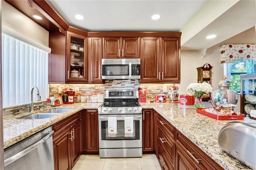 7346 NW 38th Place Coral Springs FL 33065