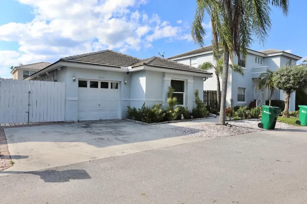 3059 Palm Place Margate FL 33063