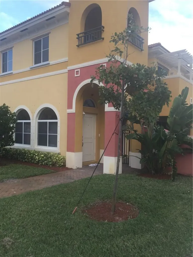 3531 NW 30th Street Lauderdale Lakes FL 33311