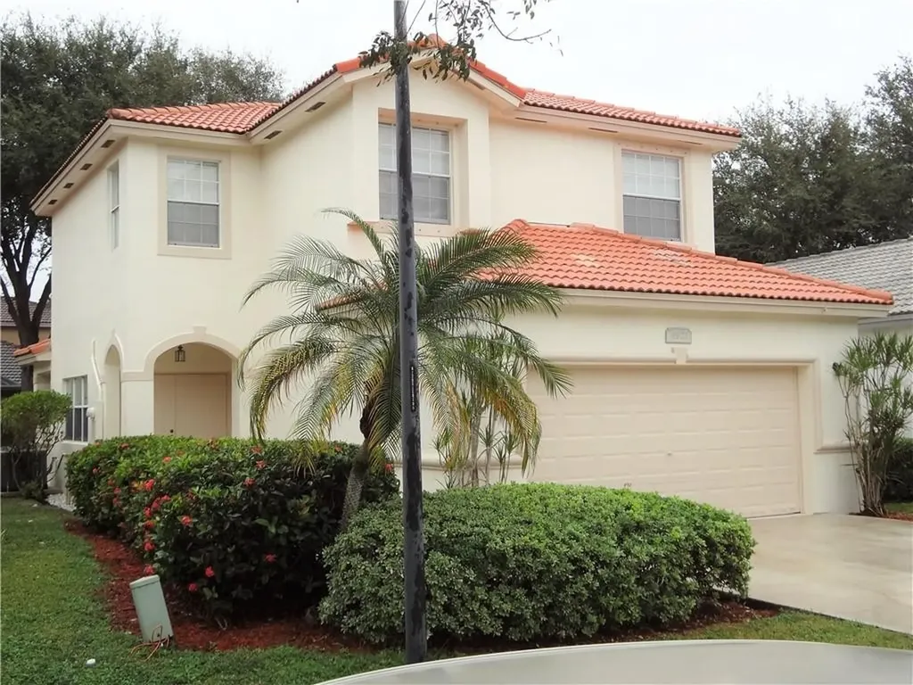 4973 Pelican Manor Coconut Creek FL 33073