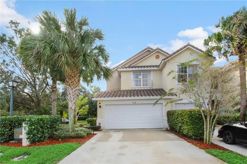1136 Pinewood Lake Court Greenacres FL 33415