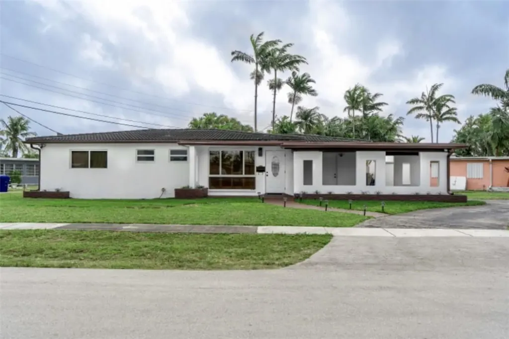 3114 Fillmore Street Hollywood FL 33021