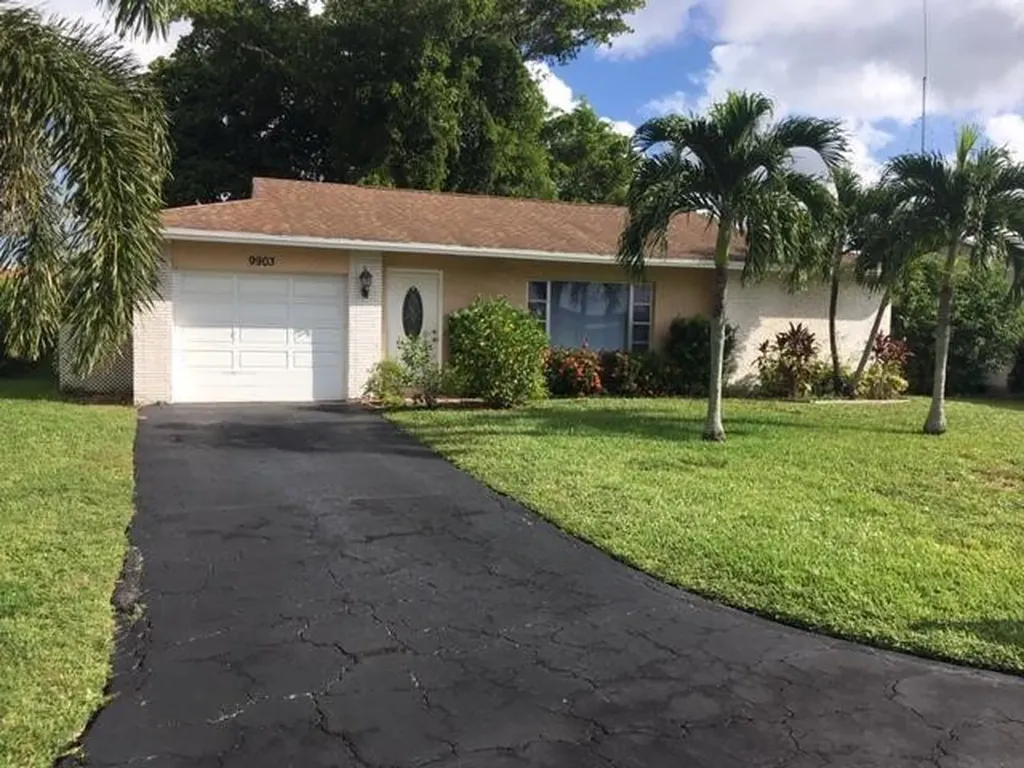 9903 NW 71st Street Tamarac FL 33321