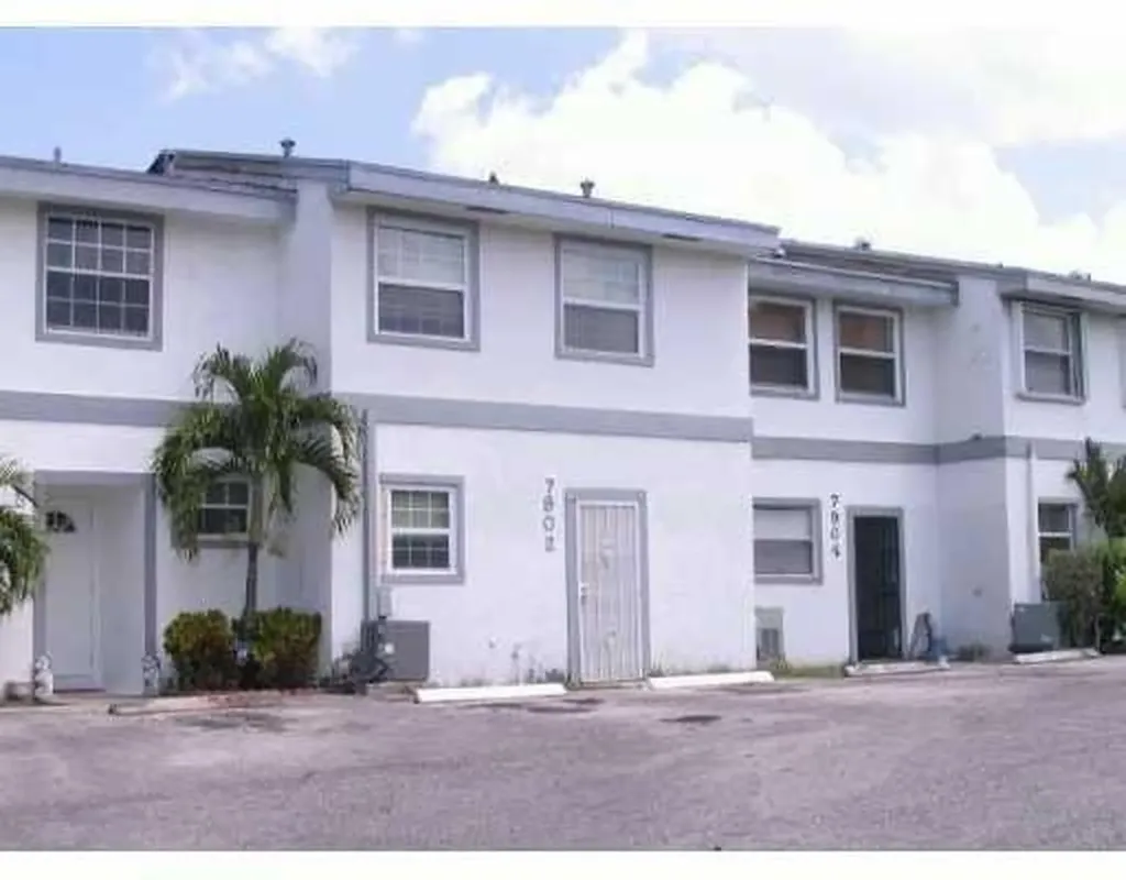 7902 SW 7th Place North Lauderdale FL 33068