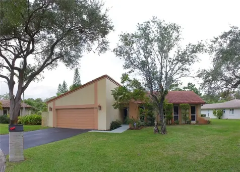 108 SW 89th Way Coral Springs FL 33071