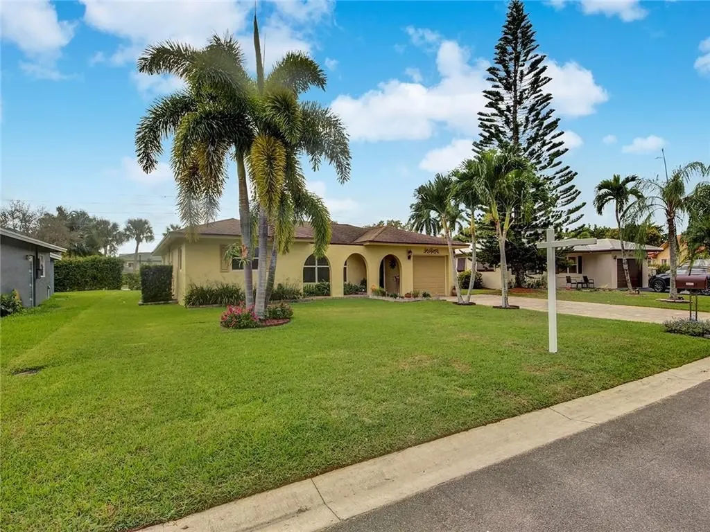 10702 NW 80th Court Tamarac FL 33321