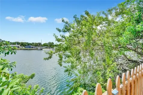 5830 N Farragut Drive Hollywood FL 33021