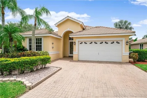 12132 Glenmore Drive Coral Springs FL 33071