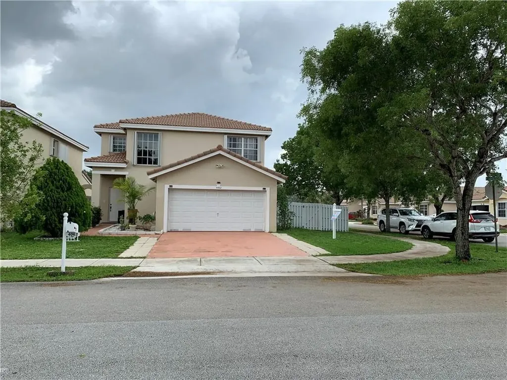 4062 E Silverado Circle Hollywood FL 33024