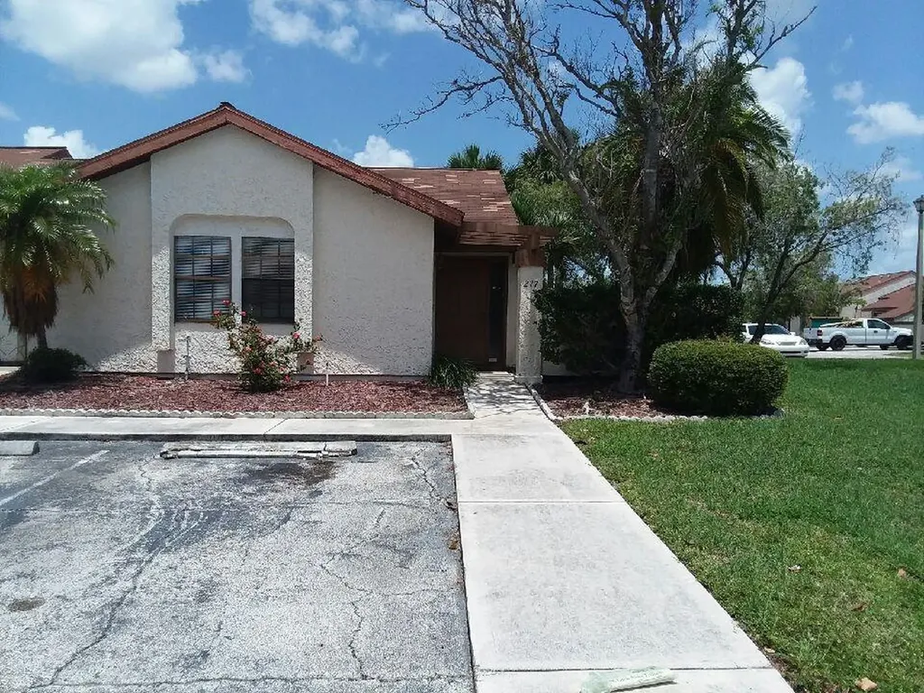 277 SW Sterret Circle Port St Lucie FL 34953