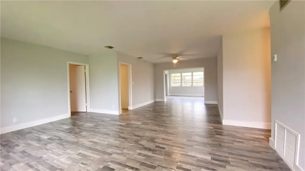 6531 SW 9th Street Pembroke Pines FL 33023