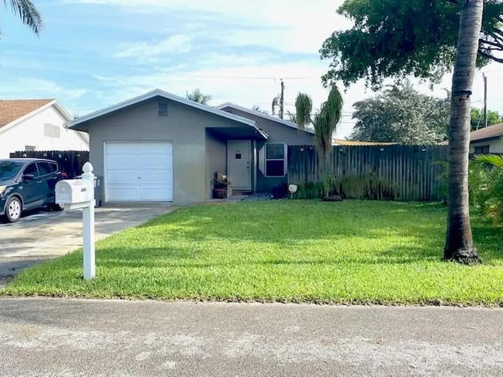 3579 Harlowe Avenue Boynton Beach FL 33436