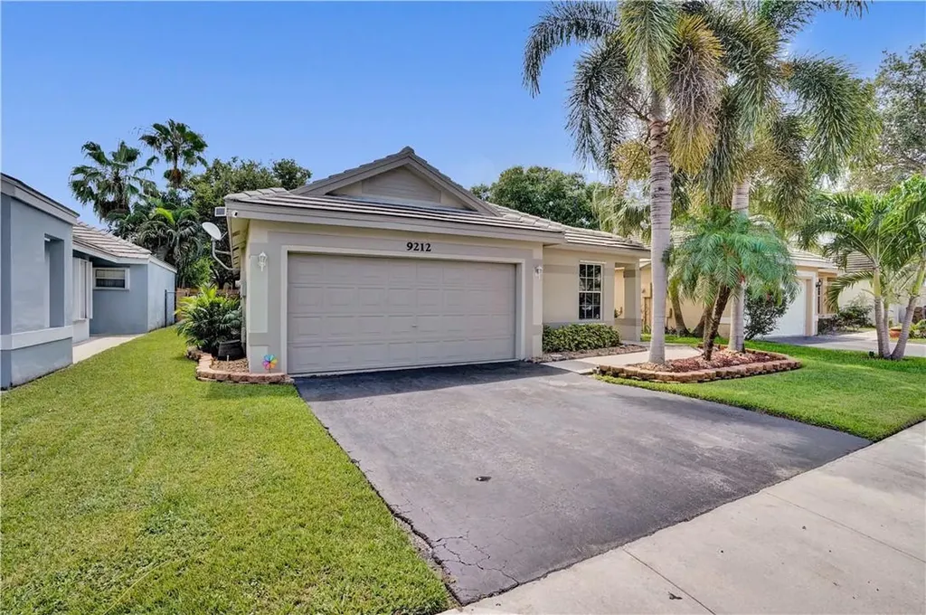 9212 Arborwood Circle Davie FL 33328