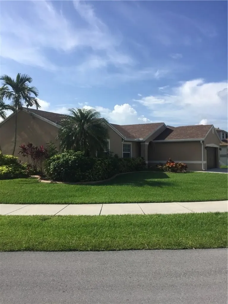 1464 SW 97th Way Davie FL 33324