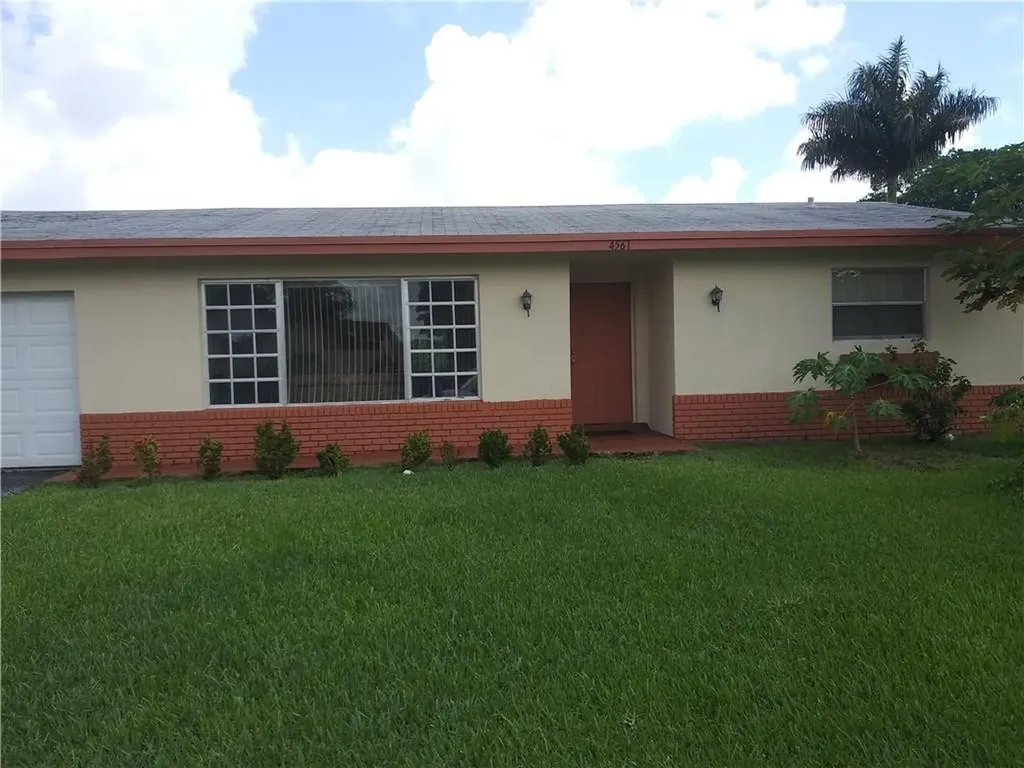 4561 NW 34th Court Lauderdale Lakes FL 33319