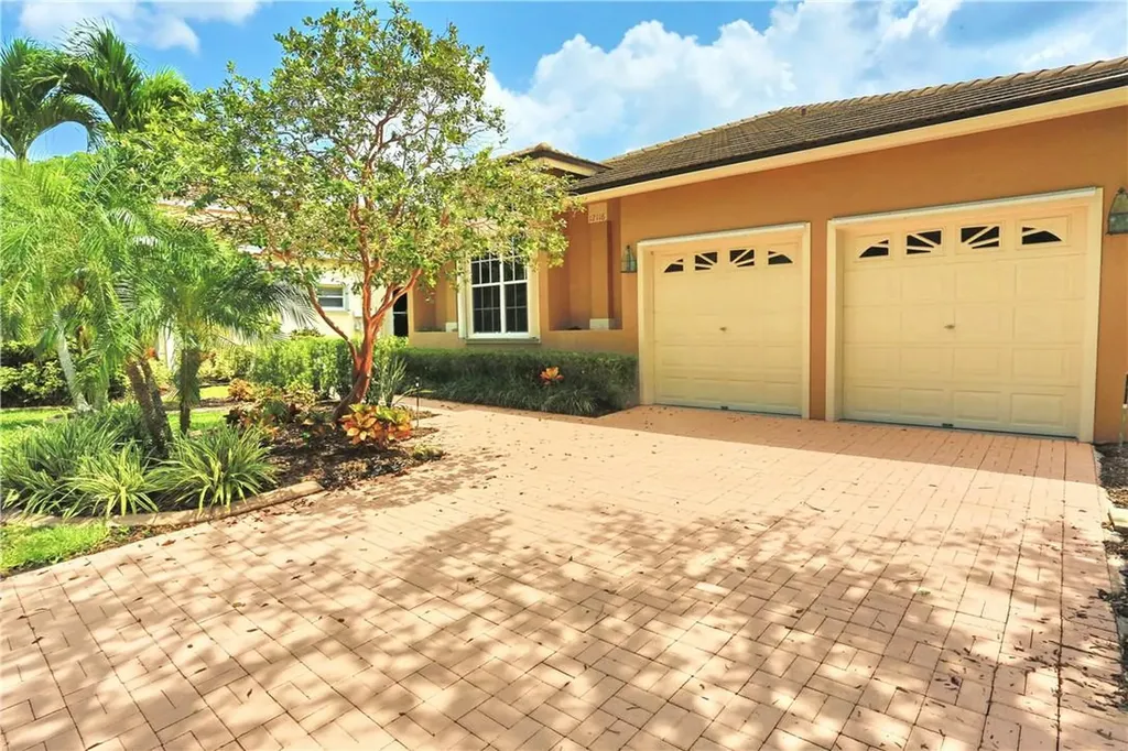 12116 Glenmore Drive Coral Springs FL 33071