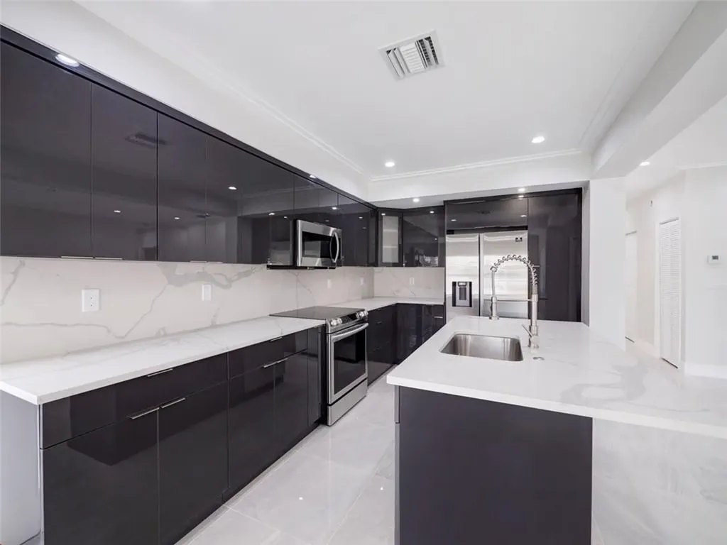 237 SE 4th Avenue Delray Beach FL 33483