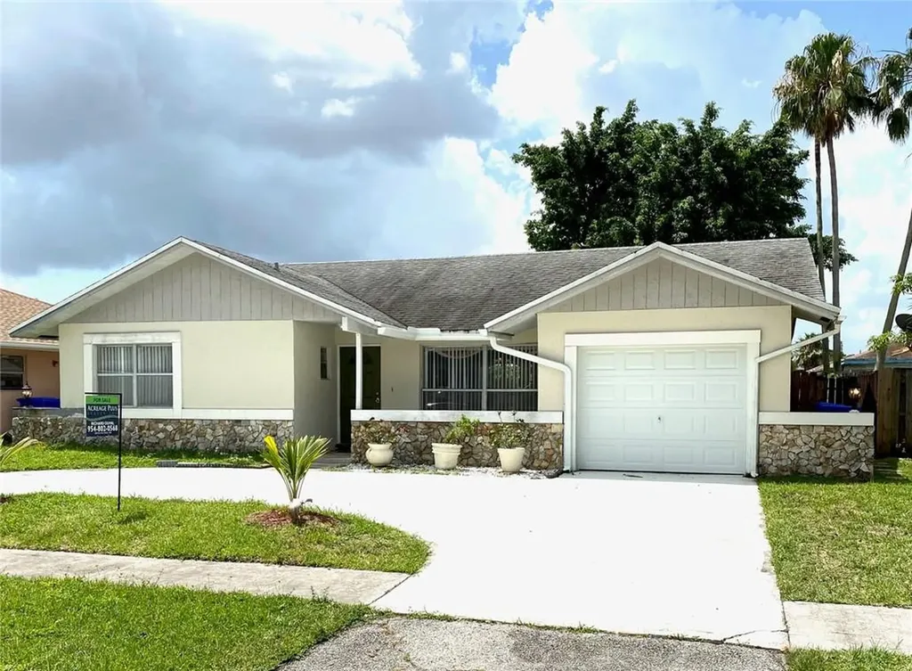 7504 SW 7th Street North Lauderdale FL 33068