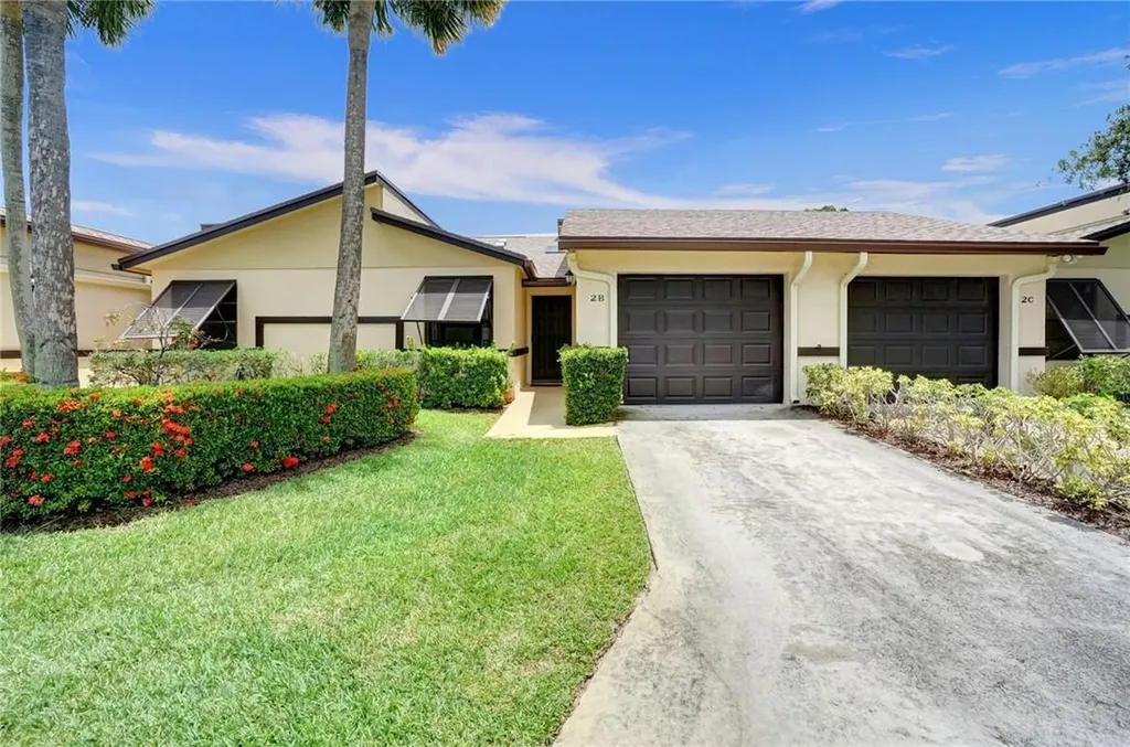 2 Ridge Pointe Drive Boynton Beach FL 33435
