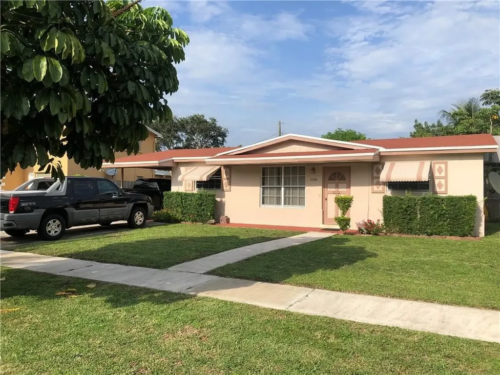 3998 NW 39th Avenue Lauderdale Lakes FL 33309