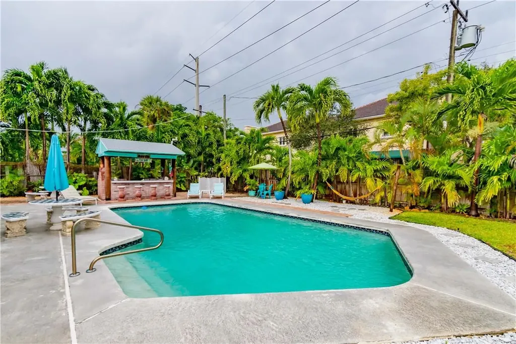 1593 NE 49th Street Oakland Park FL 33334