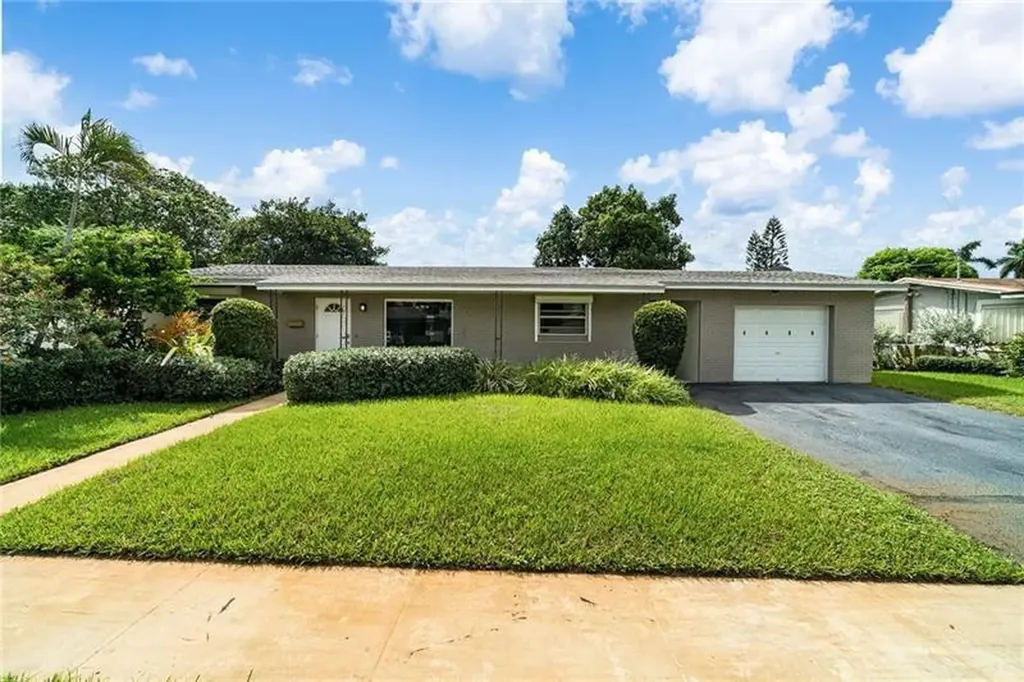 4400 NW 4th Street Plantation FL 33317