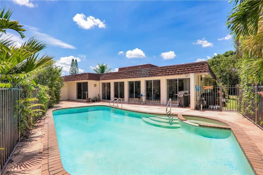 5907 Caribbean Pine Circle Tamarac FL 33319