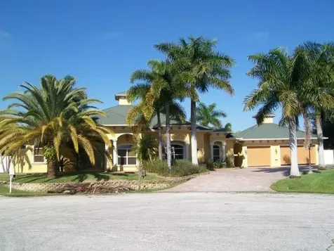 405 SE Duff Court Port St Lucie FL 34984