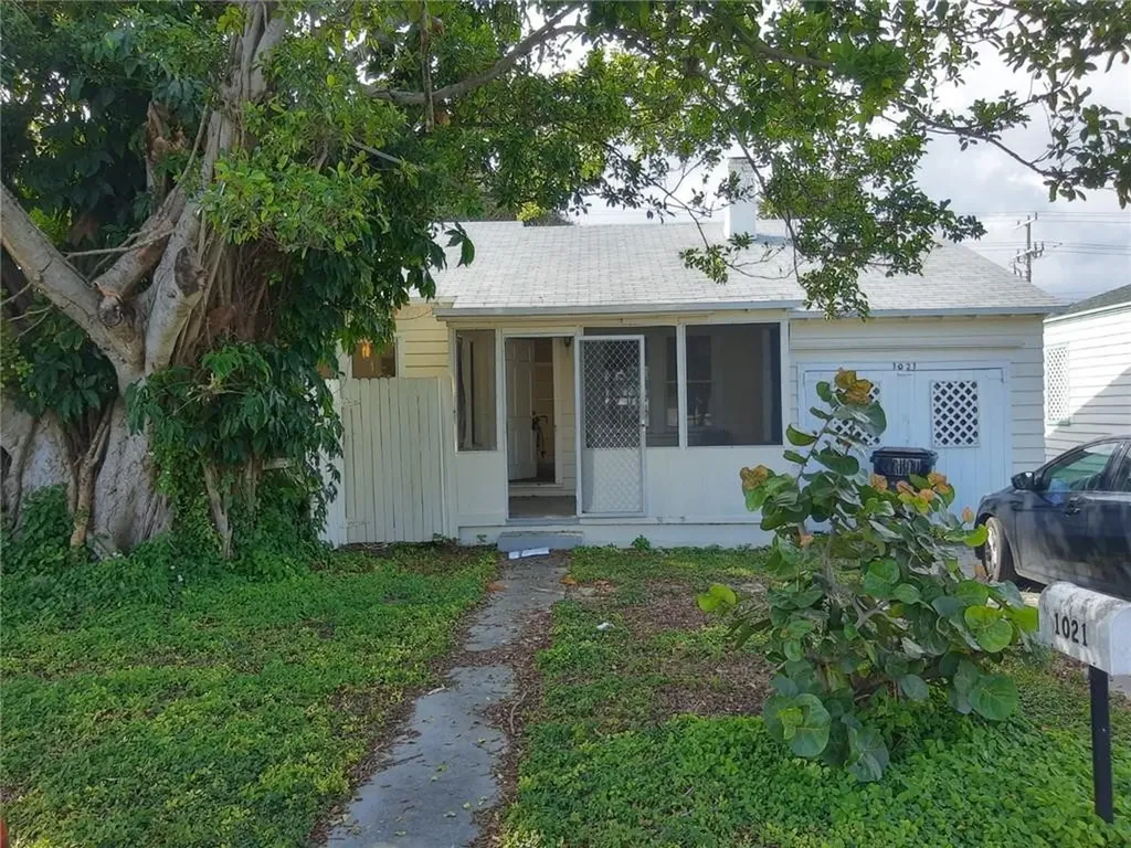 1021 N J Street Lake Worth Beach FL 33460