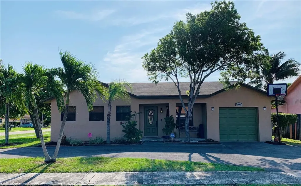 1901 SW 82nd Terrace North Lauderdale FL 33068