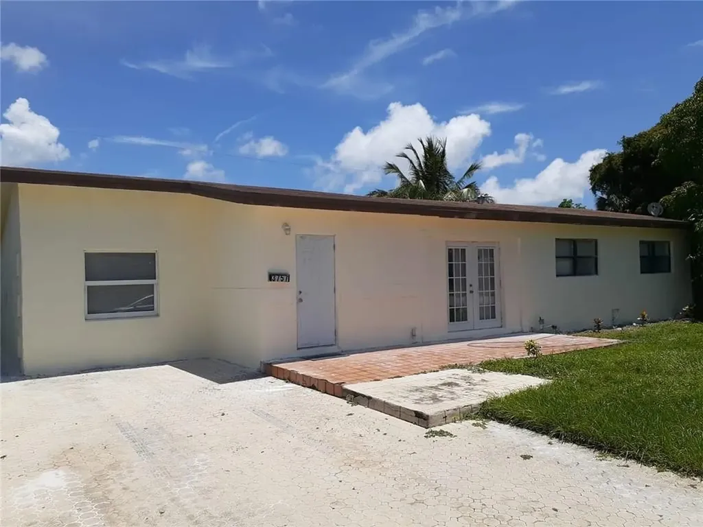 3757 NW 2nd Street Lauderhill FL 33311