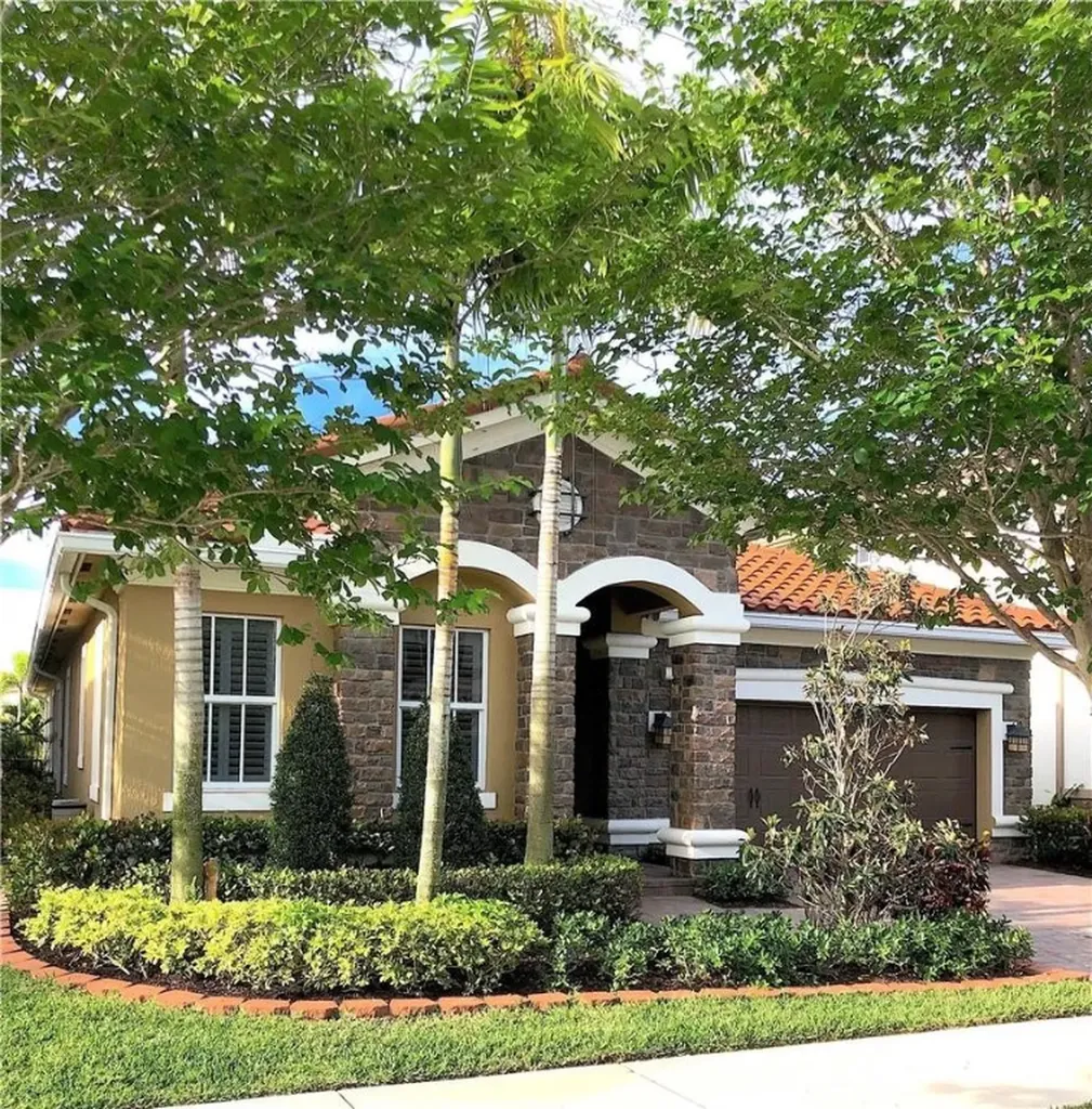 10300 Lake Vista Court Parkland FL 33076