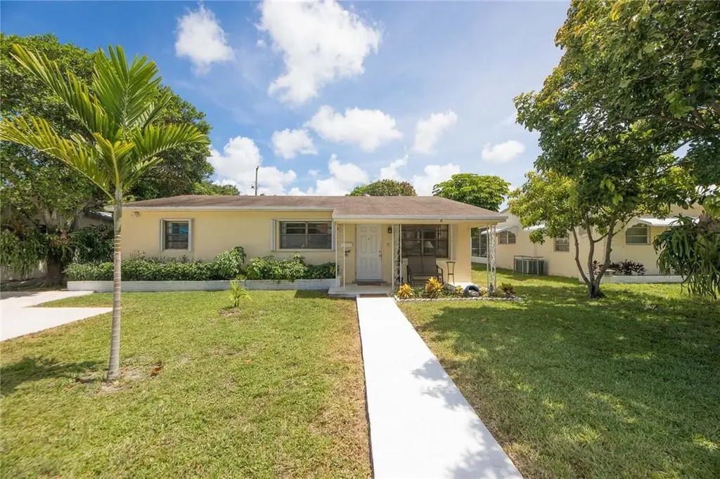 3234 Cleveland Street Hollywood FL 33021