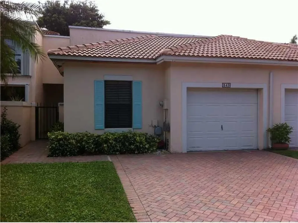 849 SW 158th Terrace Pembroke Pines FL 33027