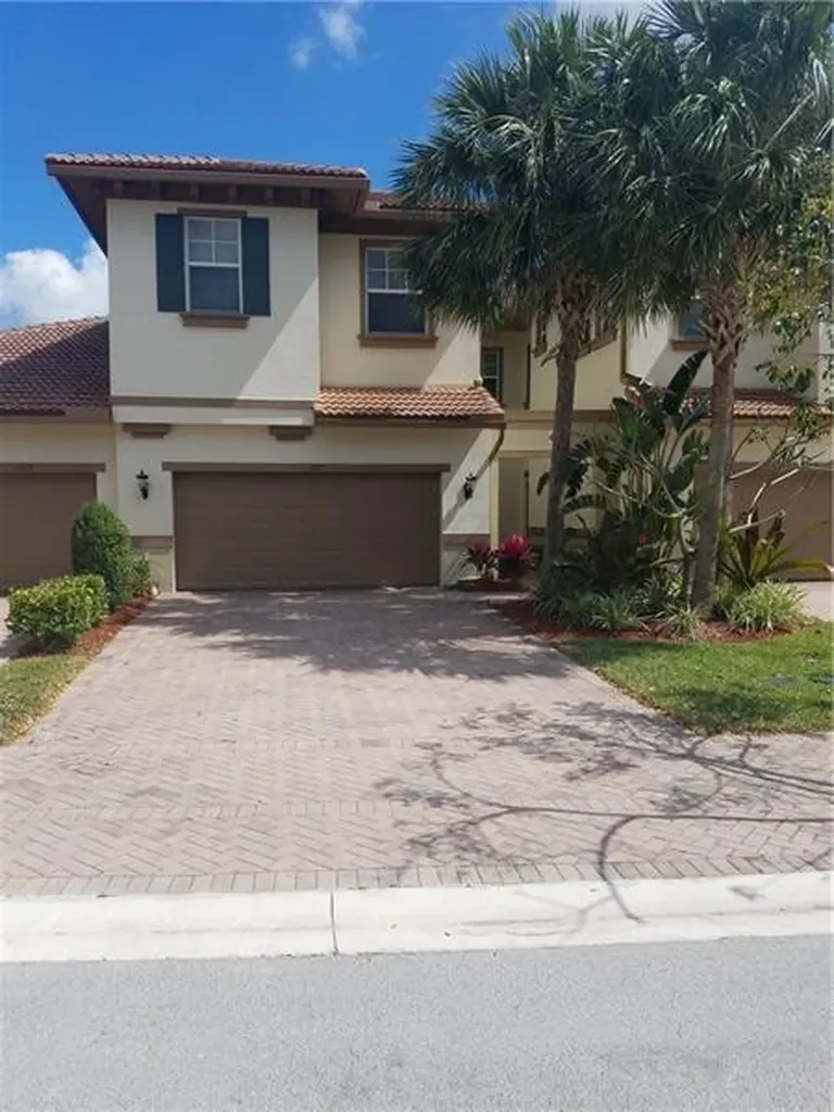 6017 NW 118th Drive Coral Springs FL 33076