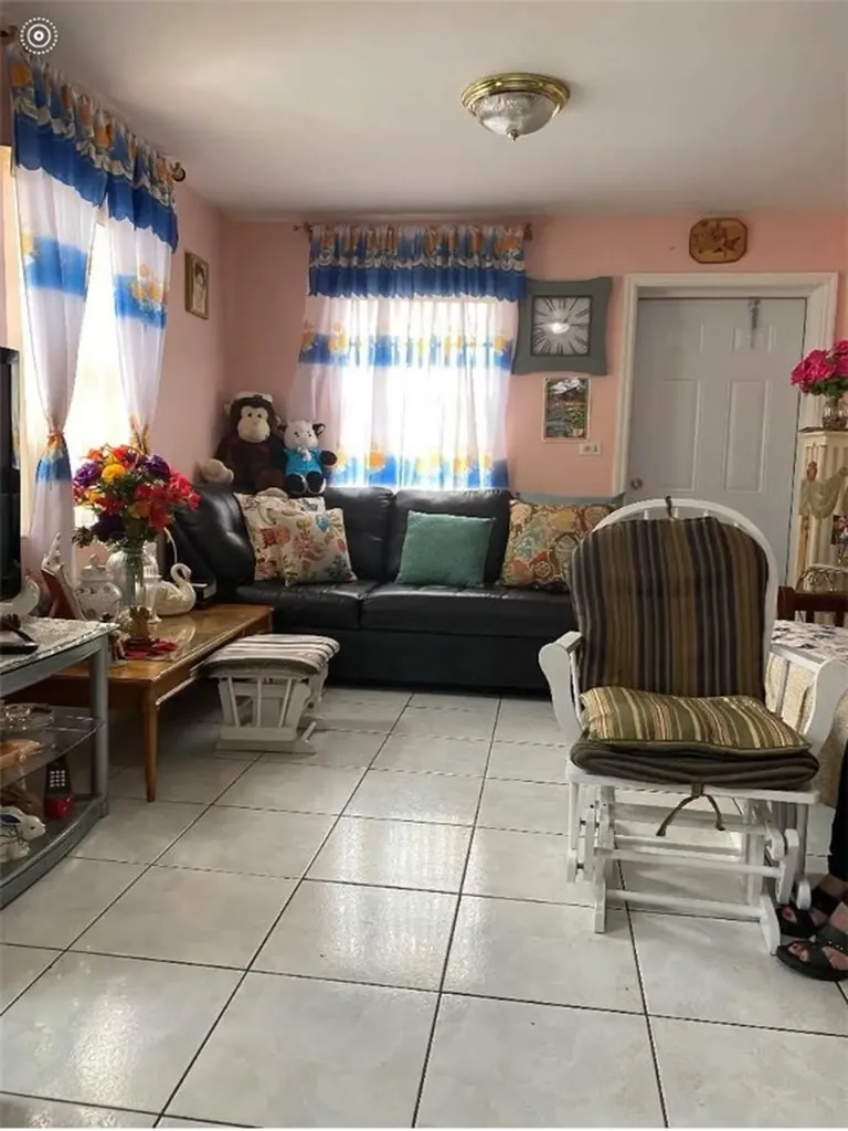 295 W 17th Street Hialeah FL 33010