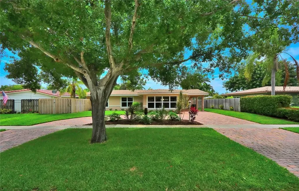 4921 NE 27th Avenue Lighthouse Point FL 33064