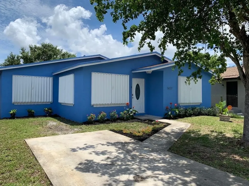 5422 SW 22nd Street West Park FL 33023
