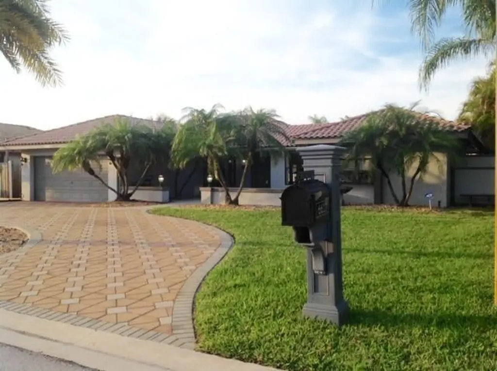 6611 NW 47th Street Coral Springs FL 33067