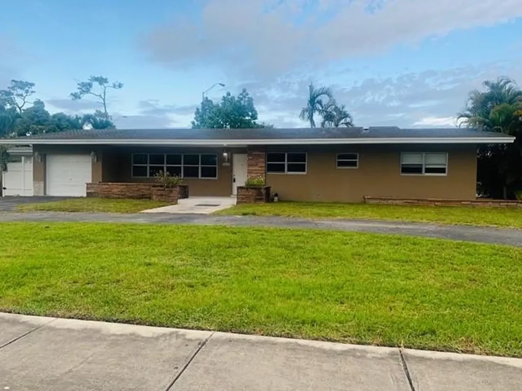 15901 Miami Drive North Miami Beach FL 33162