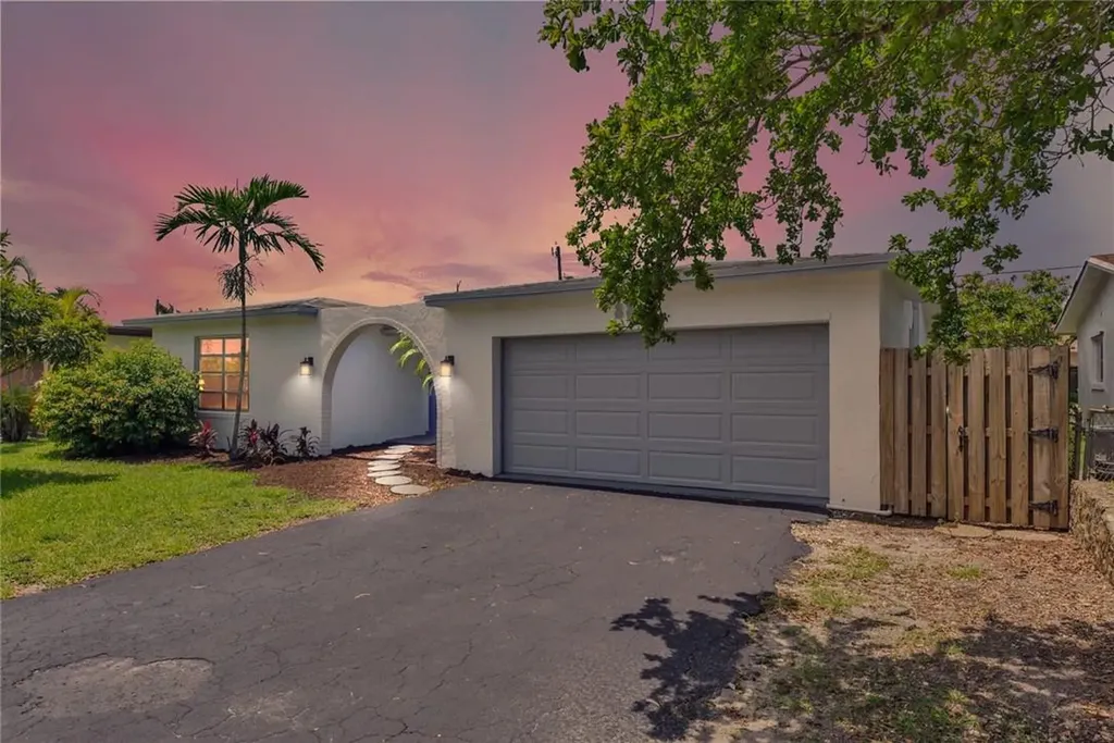8861 NW 21st Manor Sunrise FL 33322