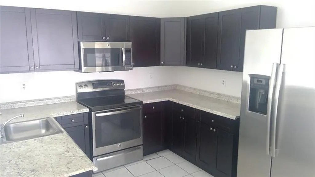 1440 SW 85th Terrace Pembroke Pines FL 33025