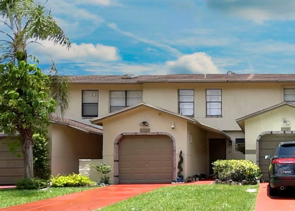 8957 SW 21st Court Boca Raton FL 33433