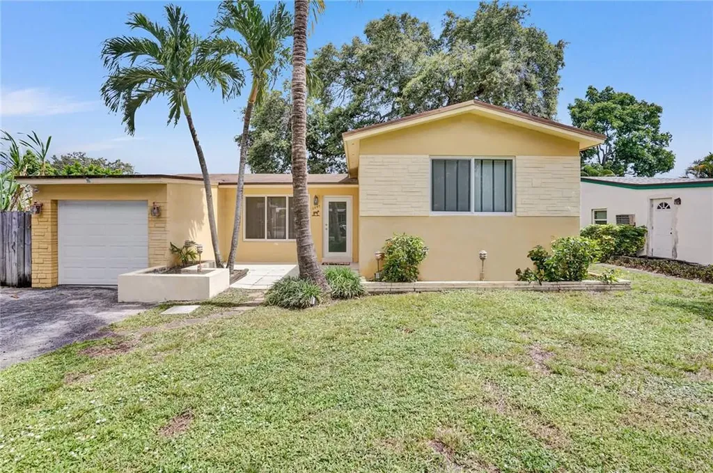 6849 SW 11th Street Pembroke Pines FL 33023